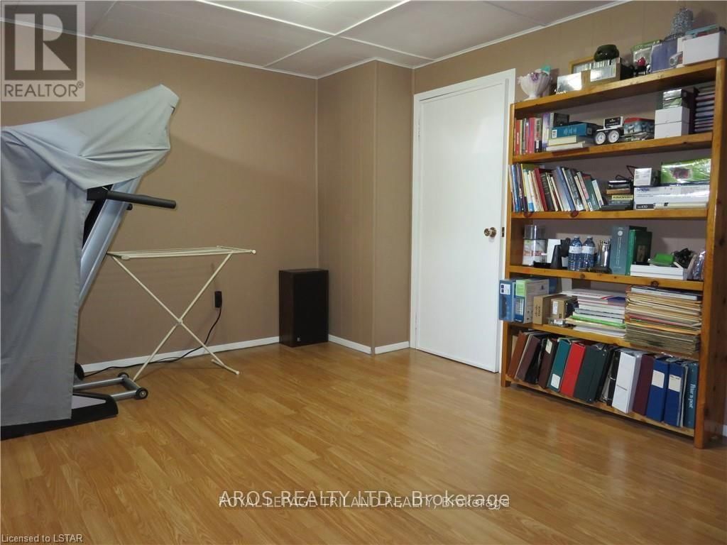 438 FERNDALE AVENUE Image 7
