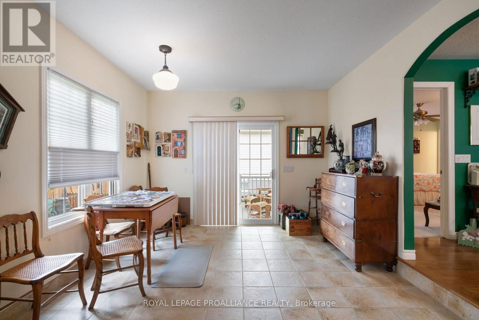 21 LOYALIST PLACE Image 12