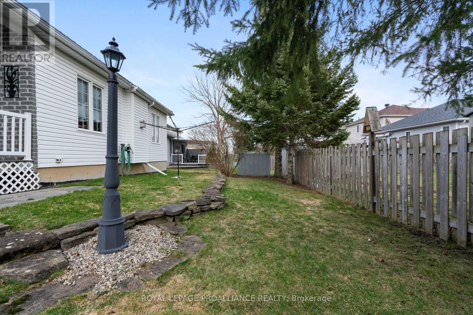 21 LOYALIST PLACE Image 24