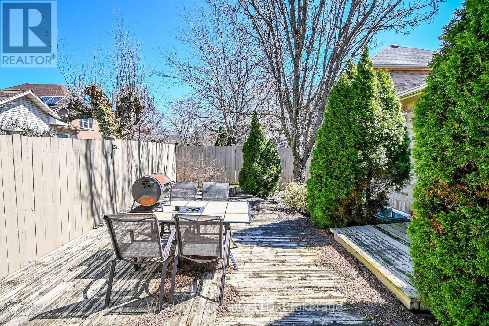 52 STEVENS DRIVE Image 33