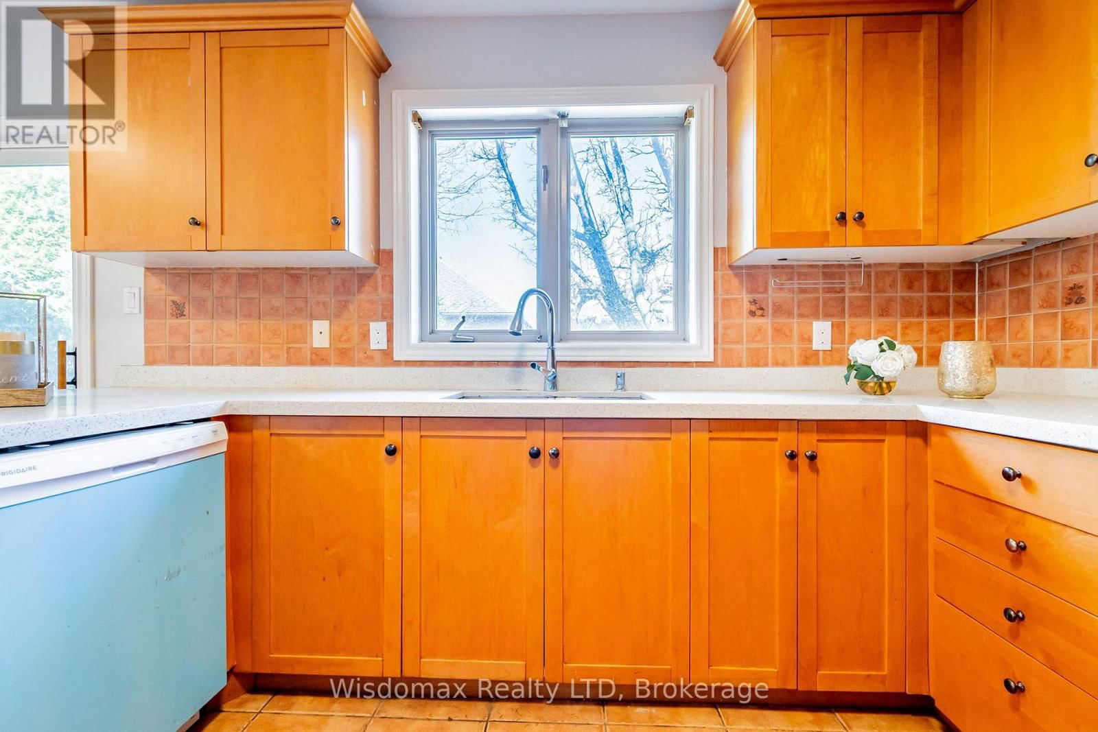52 STEVENS DRIVE Image 9