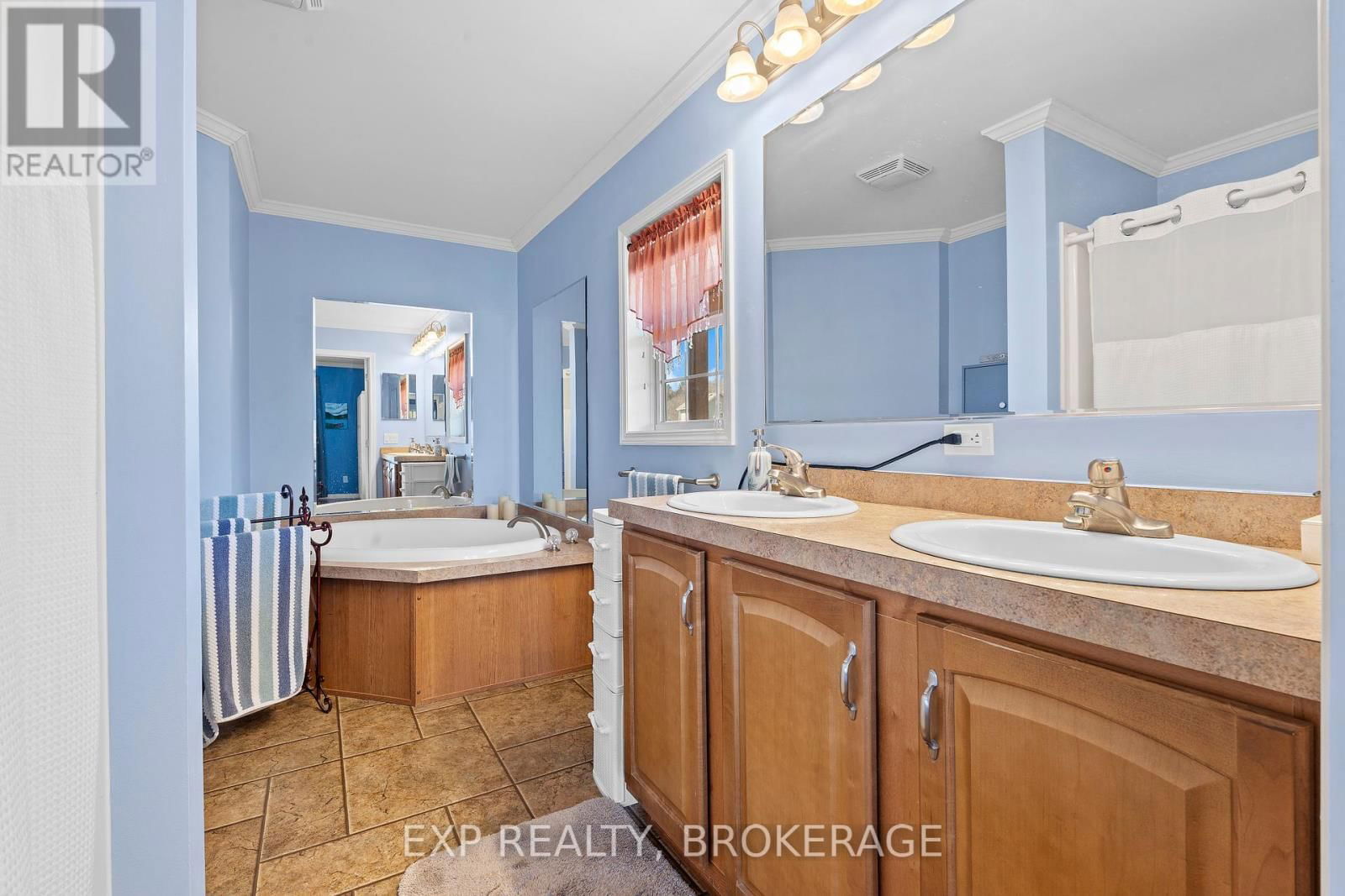 39 STARLIGHT LANE Image 17