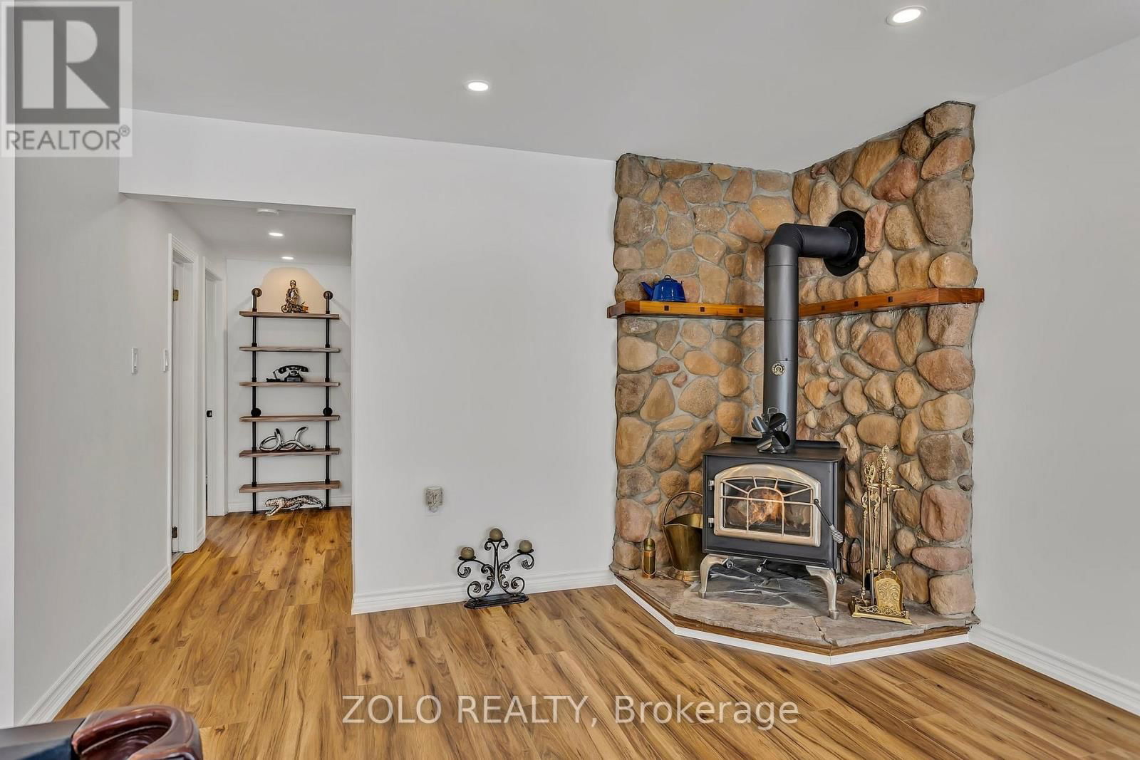 12 BAYVIEW DRIVE Image 23