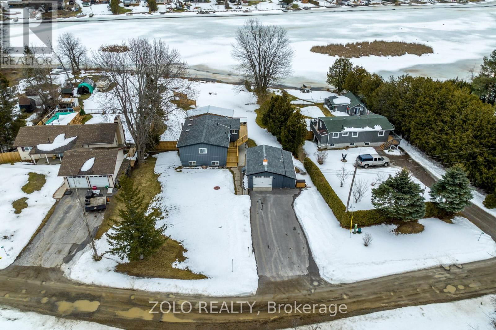 12 BAYVIEW DRIVE Image 33