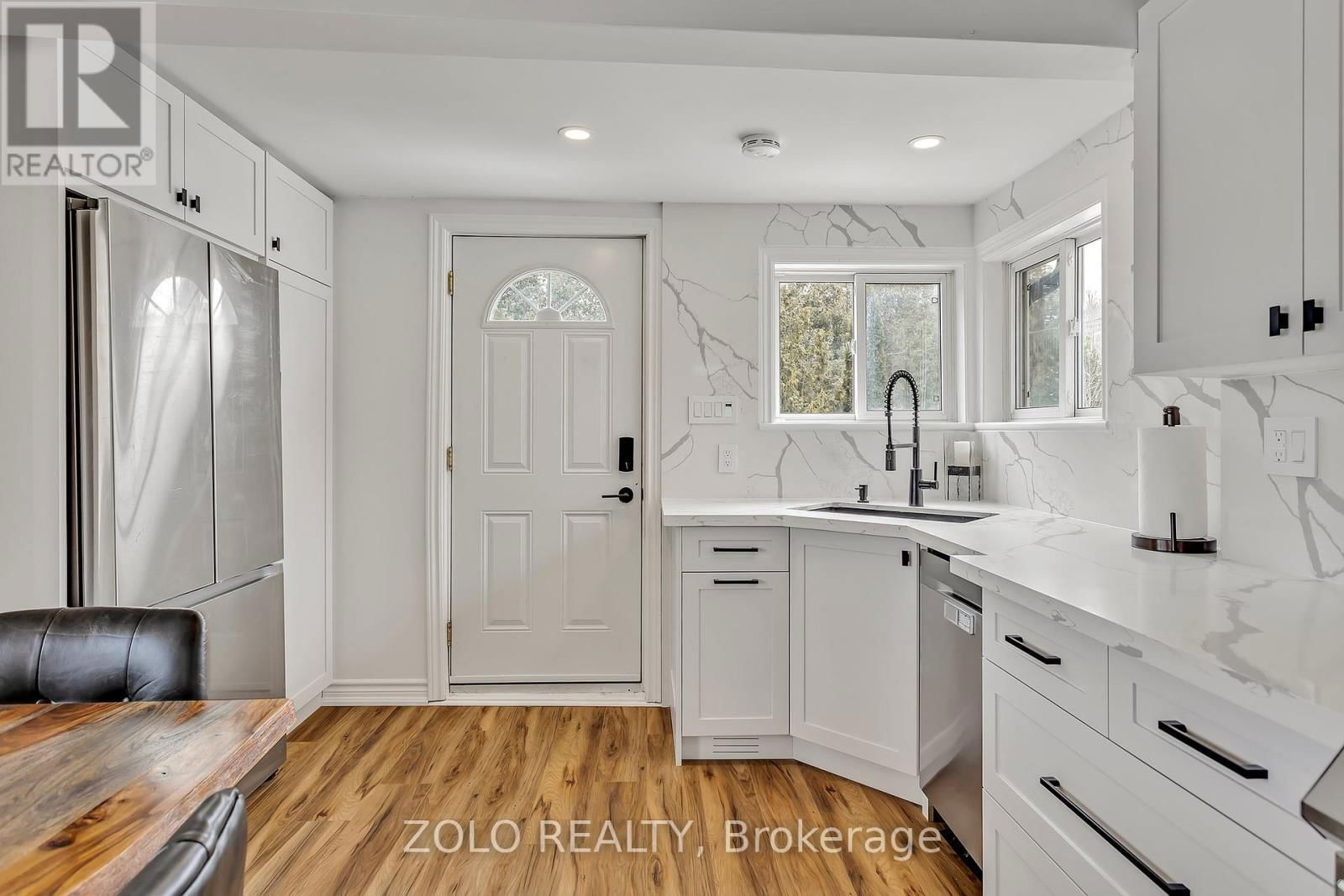 12 BAYVIEW DRIVE Image 9