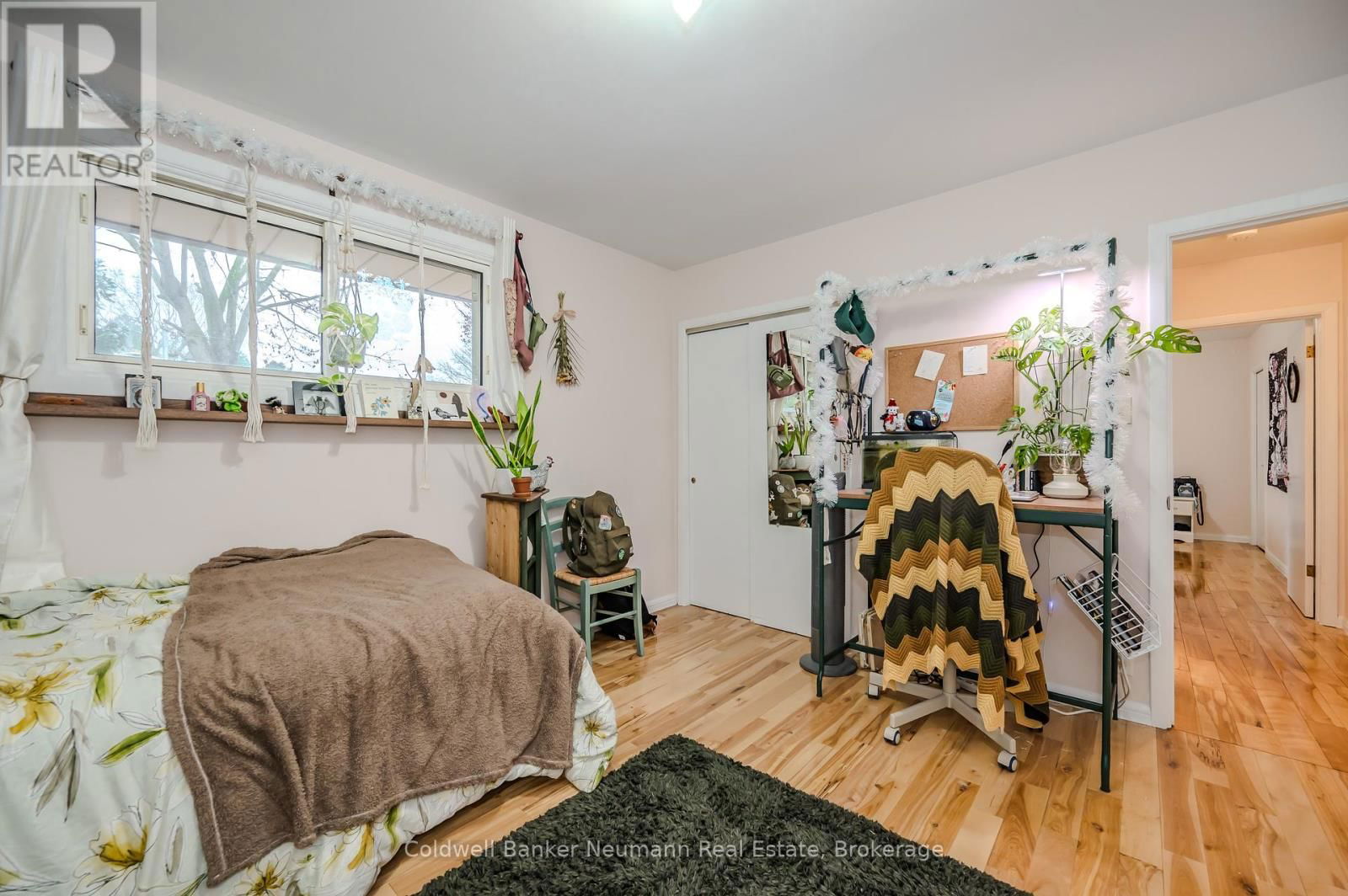 100 GUELPH STREET Image 16
