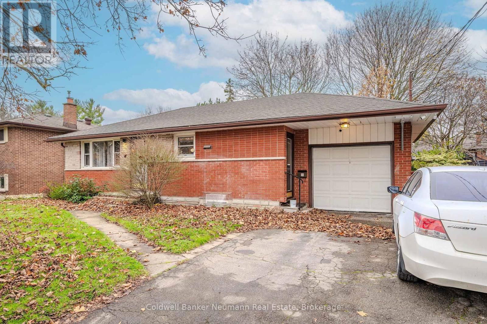 100 GUELPH STREET Image 2