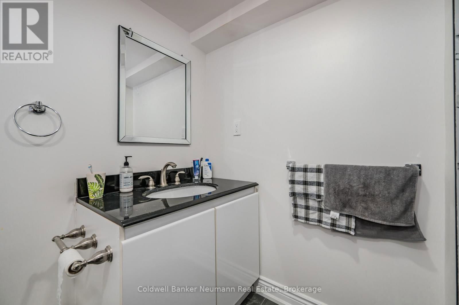 100 GUELPH STREET Image 26