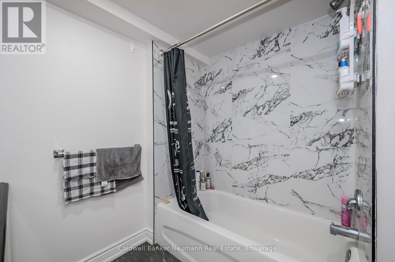 100 GUELPH STREET Image 27