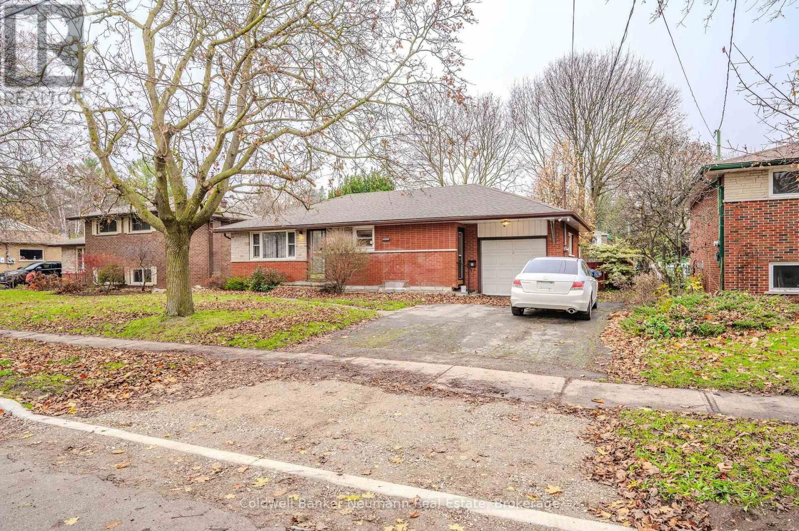 100 GUELPH STREET Image 3