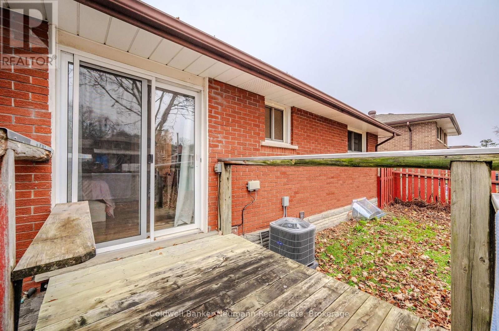 100 GUELPH STREET Image 30