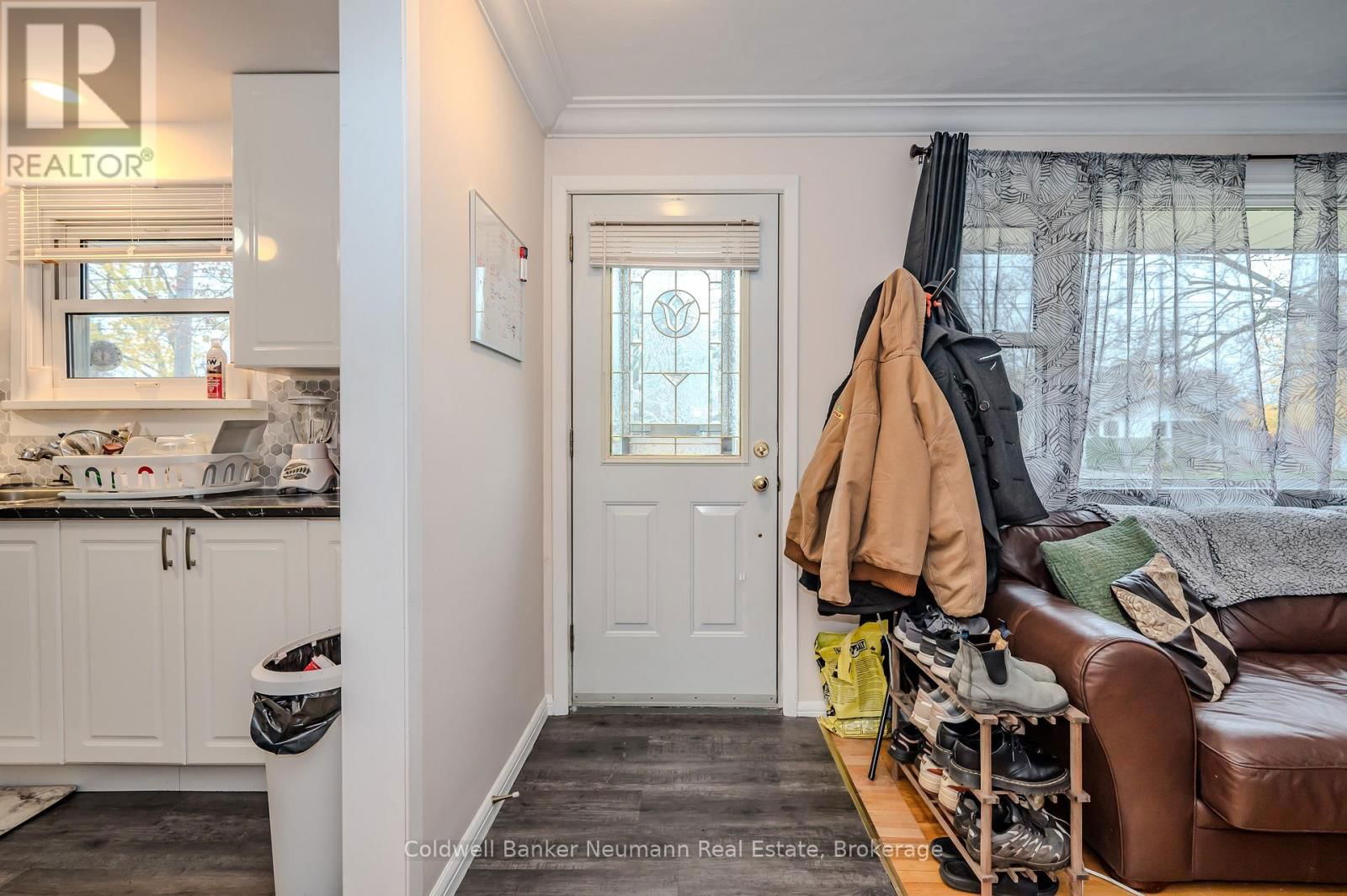 100 GUELPH STREET Image 7