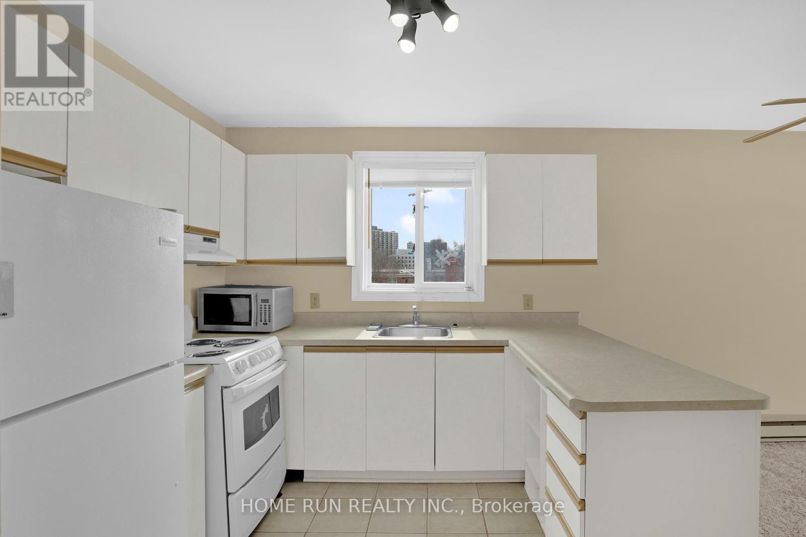 9 - 522 RIVERDALE AVENUE Image 13