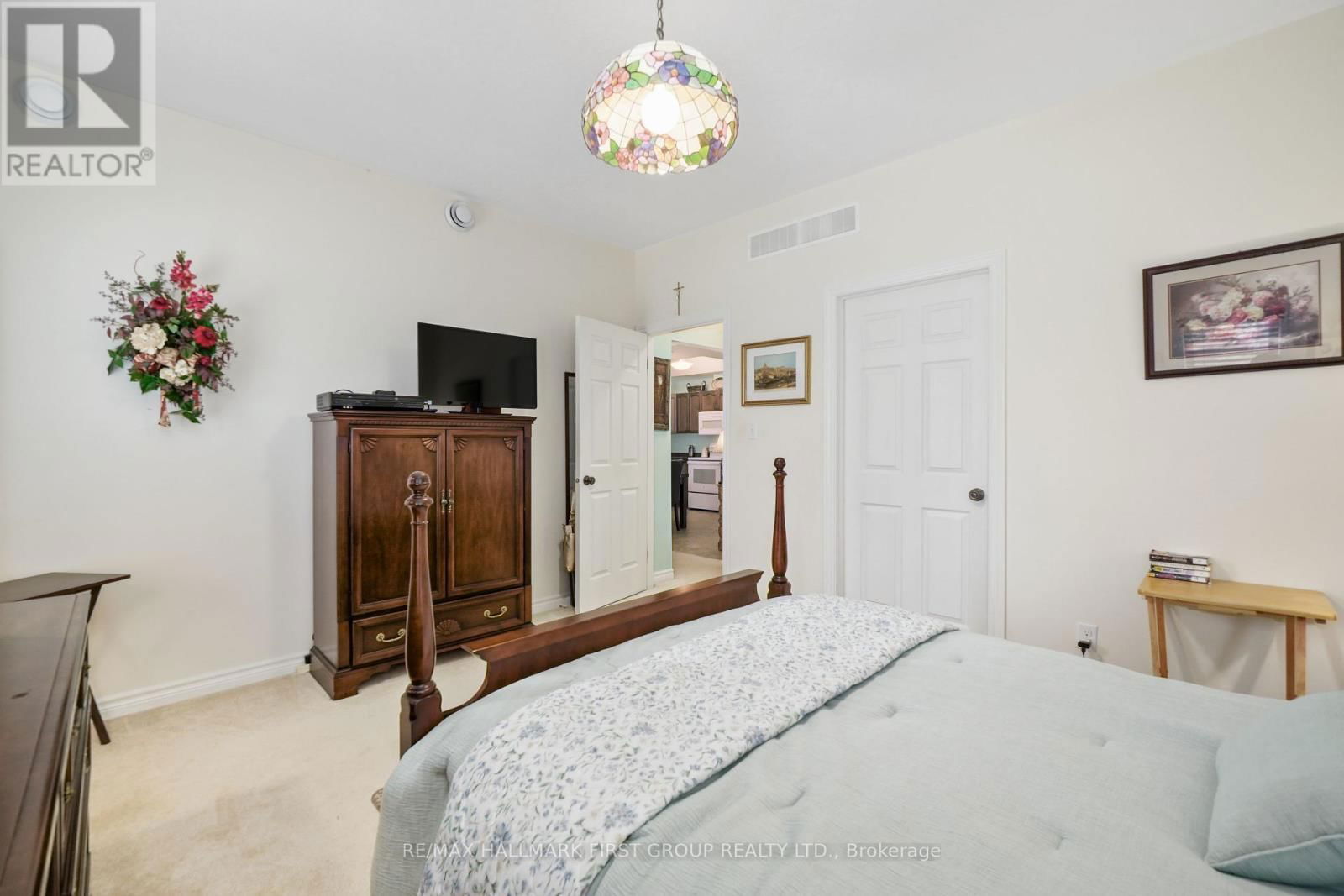 202 - 17 GEORGE COURT Image 21