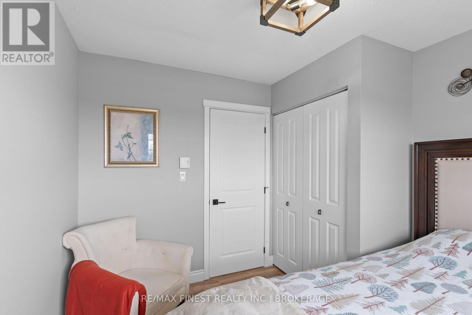 668 STATION ROAD Image 20