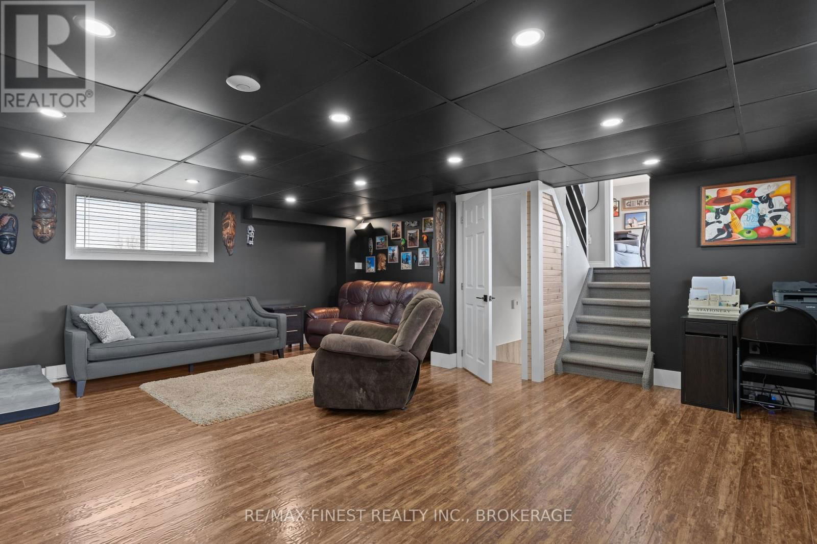 668 STATION ROAD Image 30
