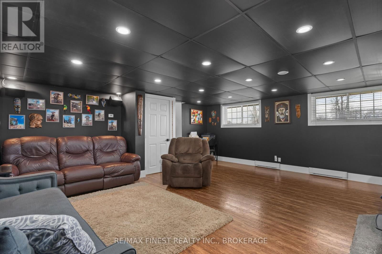 668 STATION ROAD Image 32