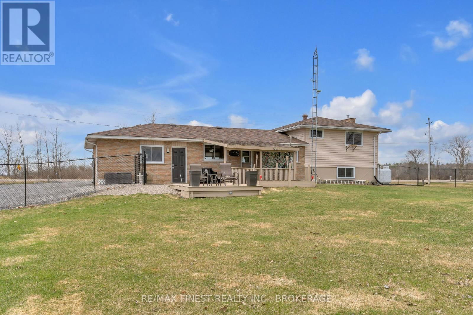 668 STATION ROAD Image 40