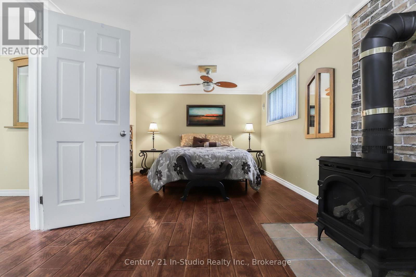 72234 LAKESHORE DRIVE Image 11