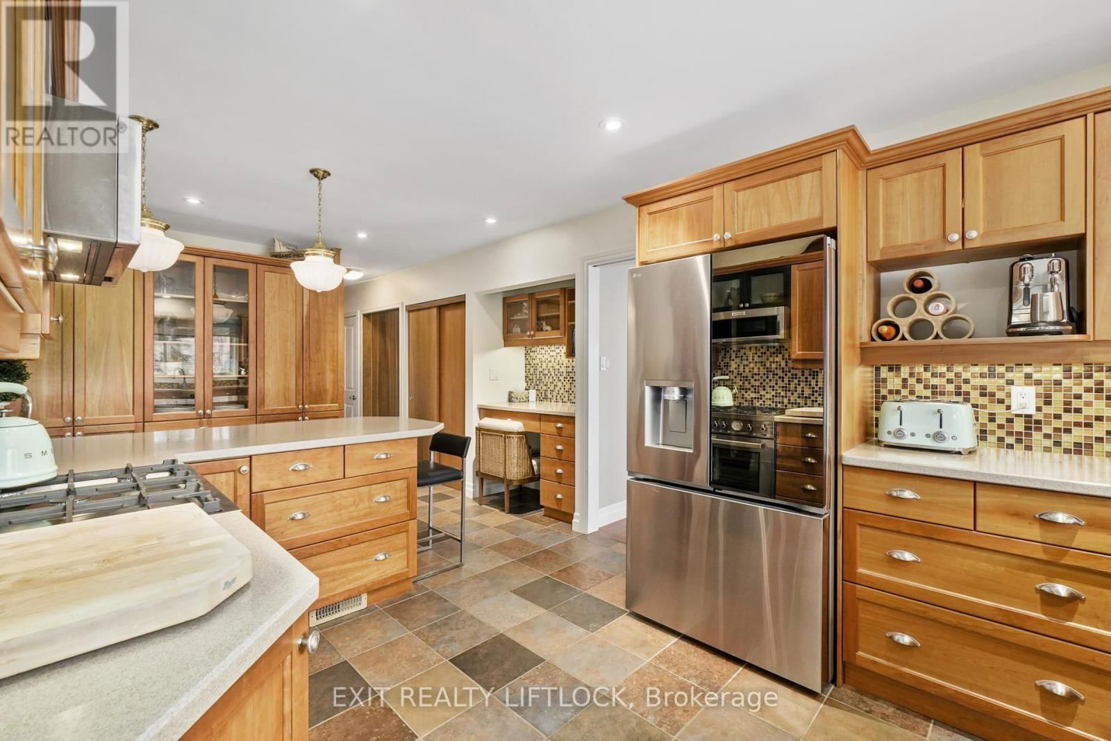 78 EDGEWOOD ROAD Image 12