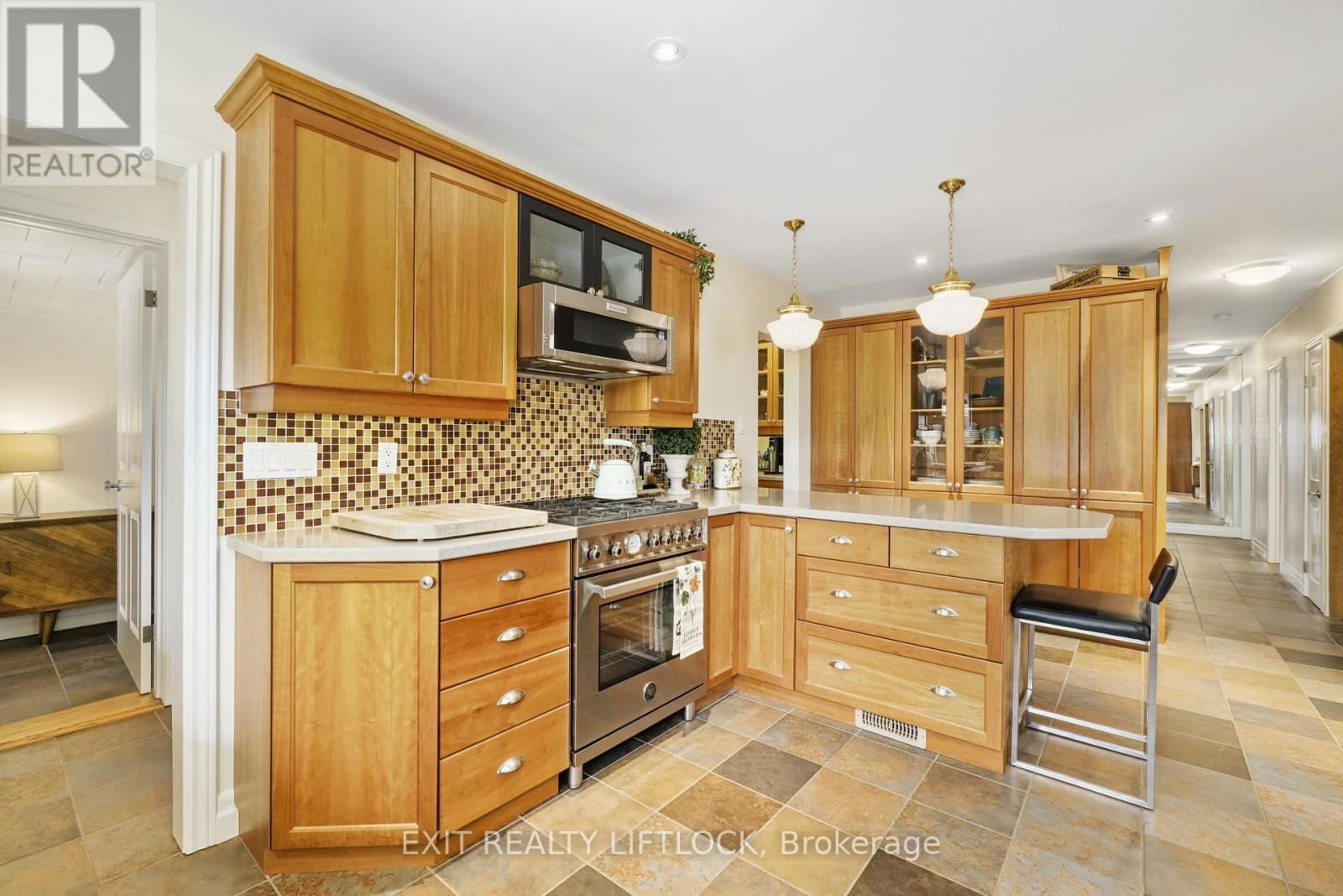 78 EDGEWOOD ROAD Image 14