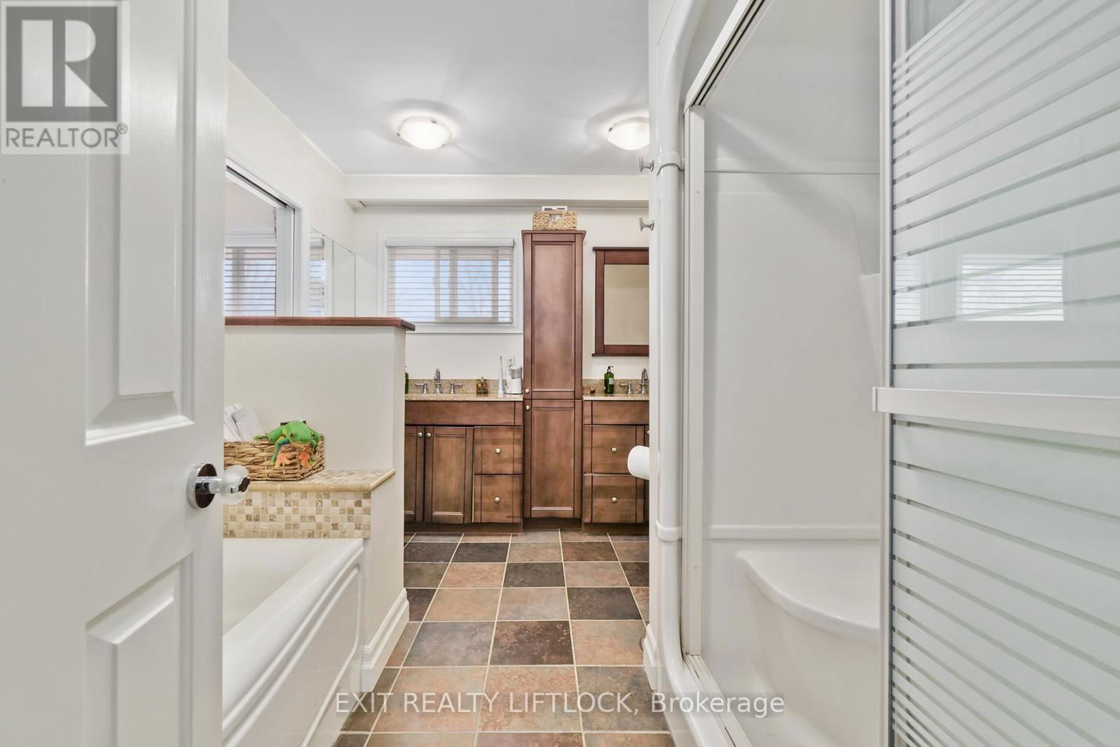 78 EDGEWOOD ROAD Image 28