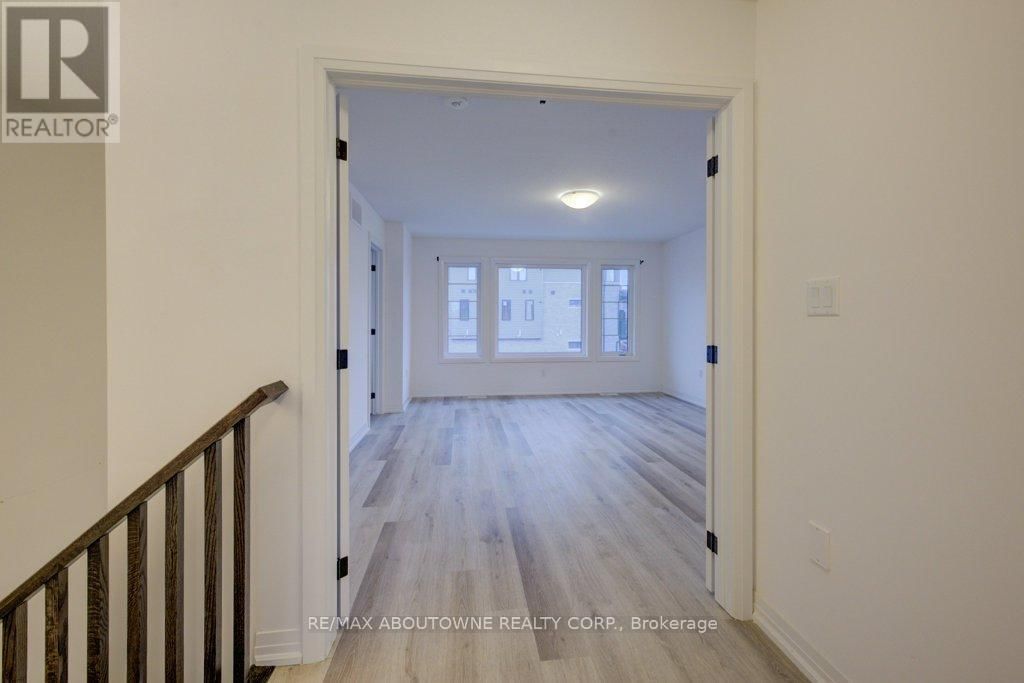 6 - 461 BLACKBURN DRIVE Image 22