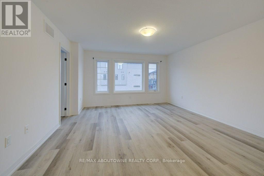 6 - 461 BLACKBURN DRIVE Image 23