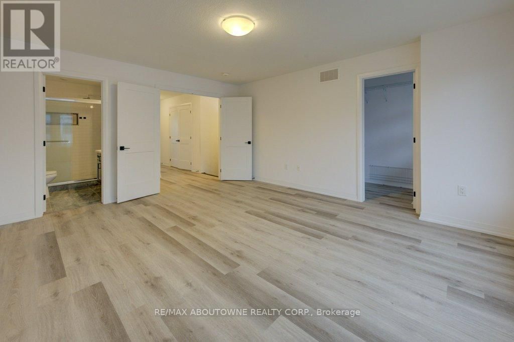 6 - 461 BLACKBURN DRIVE Image 24