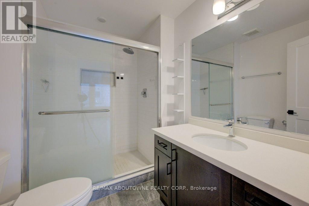 6 - 461 BLACKBURN DRIVE Image 25