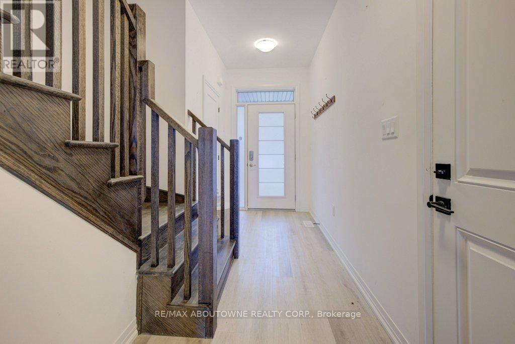 6 - 461 BLACKBURN DRIVE Image 3