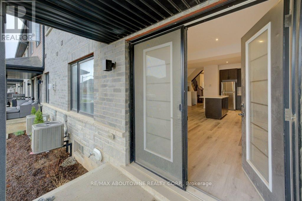 6 - 461 BLACKBURN DRIVE Image 35