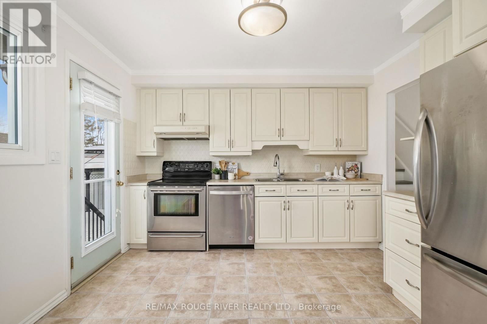 624 BAYFIELD COURT Image 13