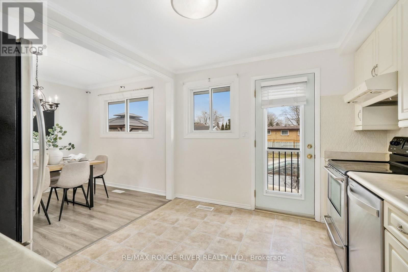 624 BAYFIELD COURT Image 16