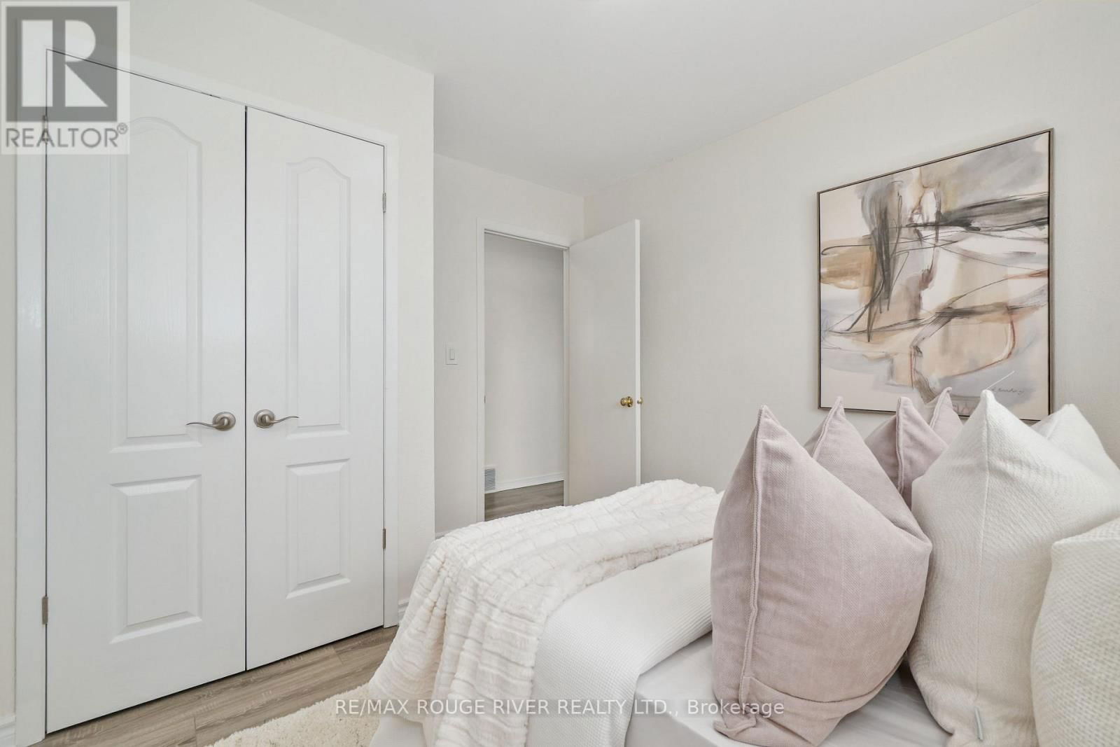 624 BAYFIELD COURT Image 24