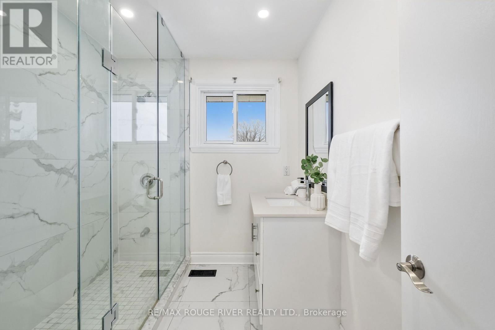 624 BAYFIELD COURT Image 26