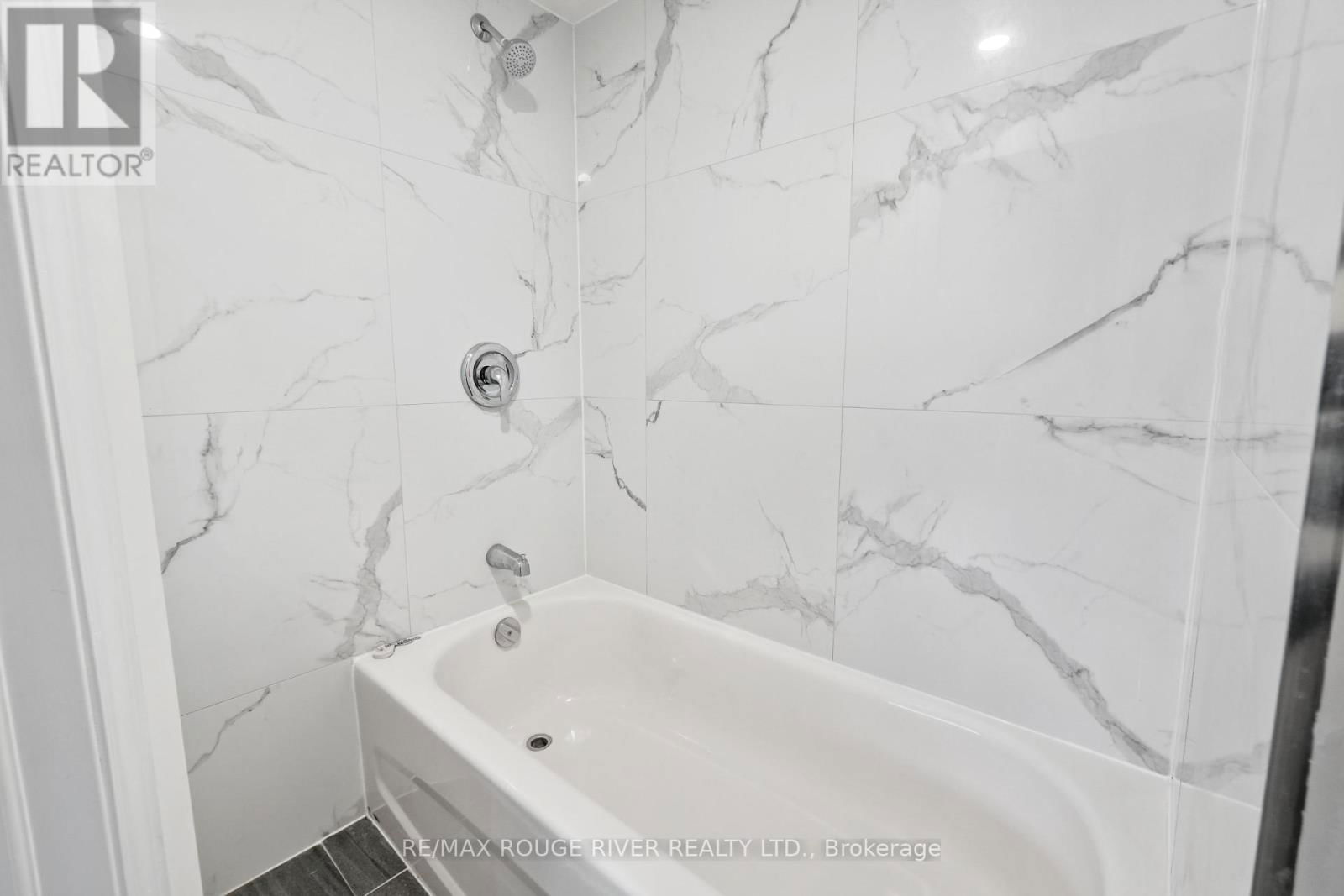 624 BAYFIELD COURT Image 32