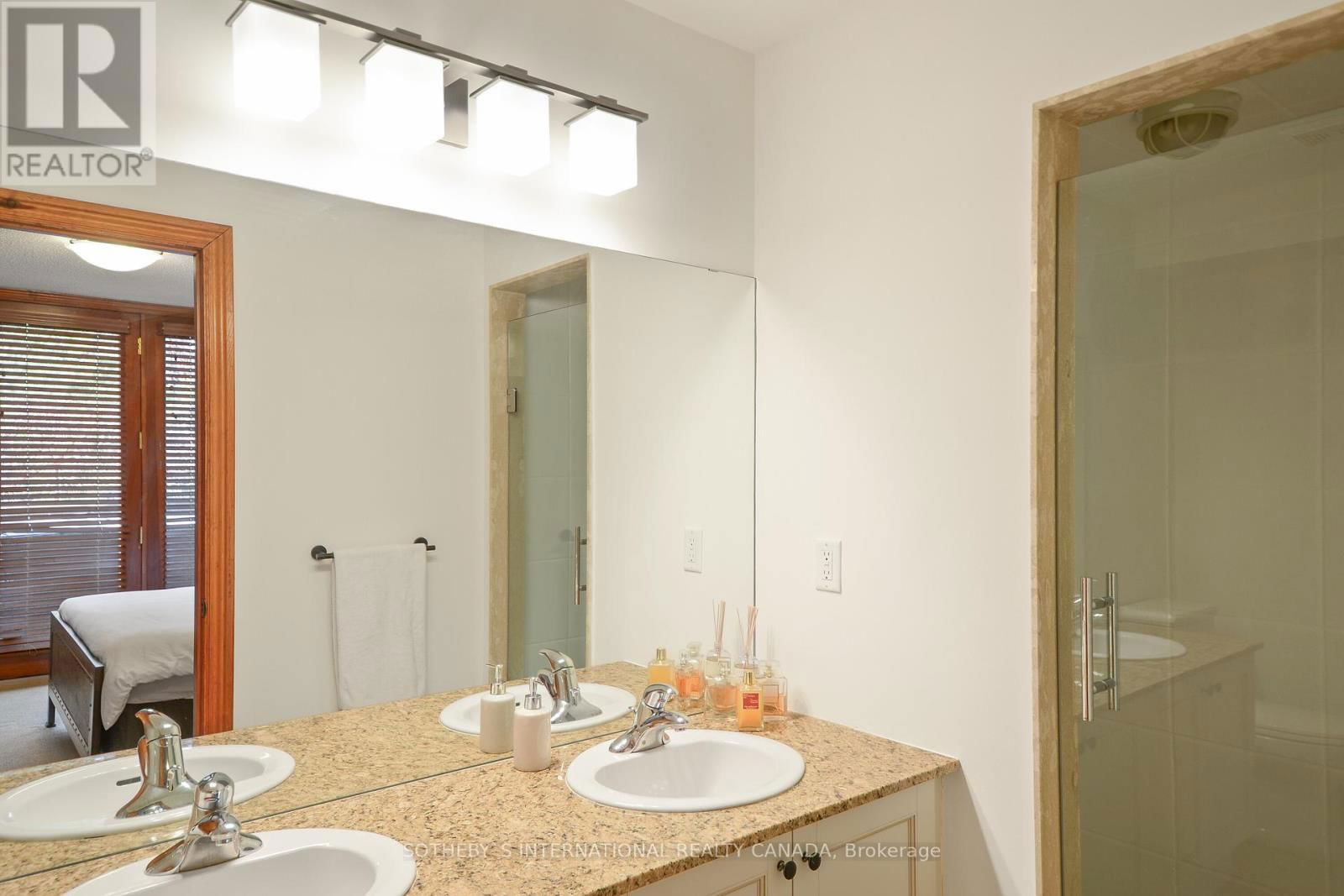32 - 214 BLUESKI GEORGE CRESCENT Image 15