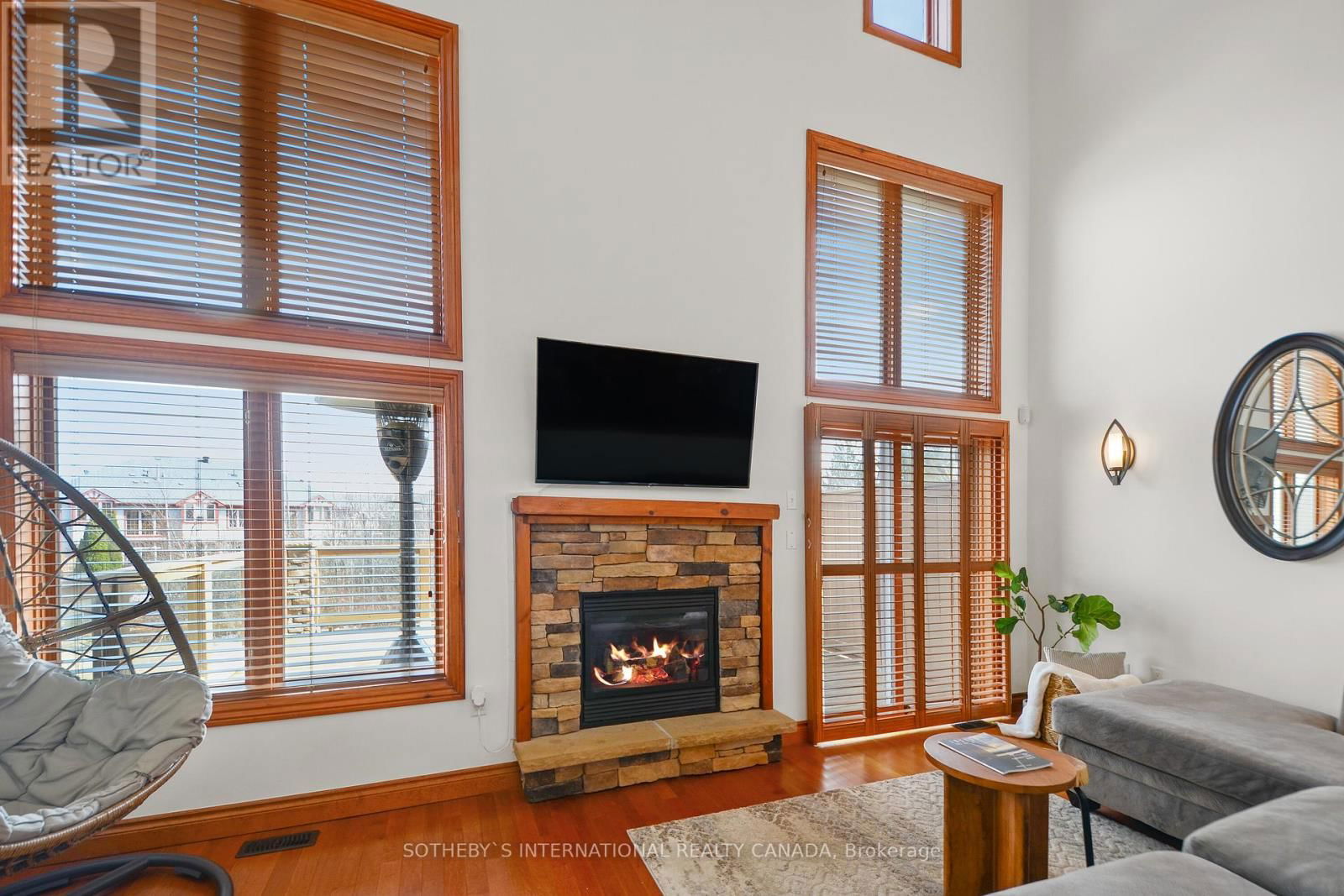 32 - 214 BLUESKI GEORGE CRESCENT Image 5