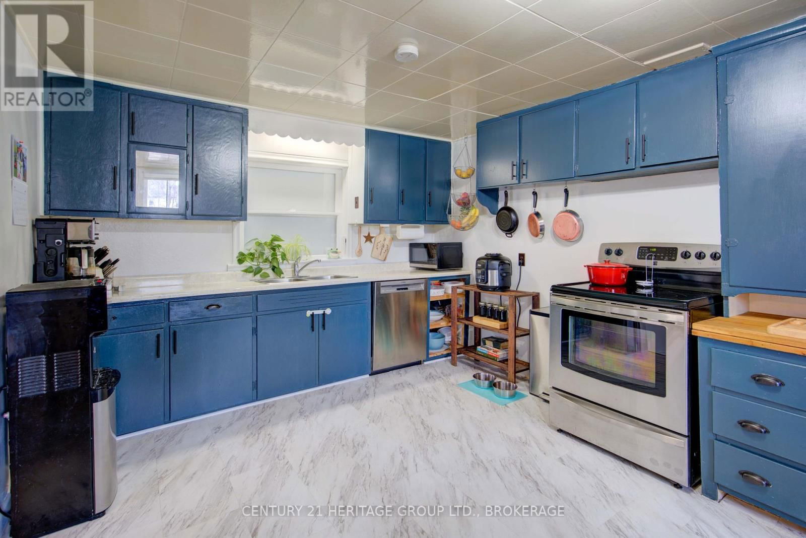 4503 PORTLAND AVENUE Image 35