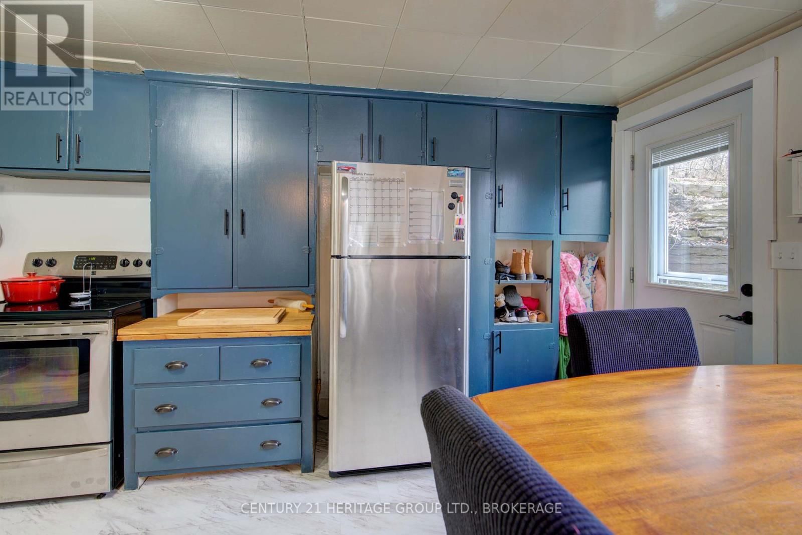 4503 PORTLAND AVENUE Image 36
