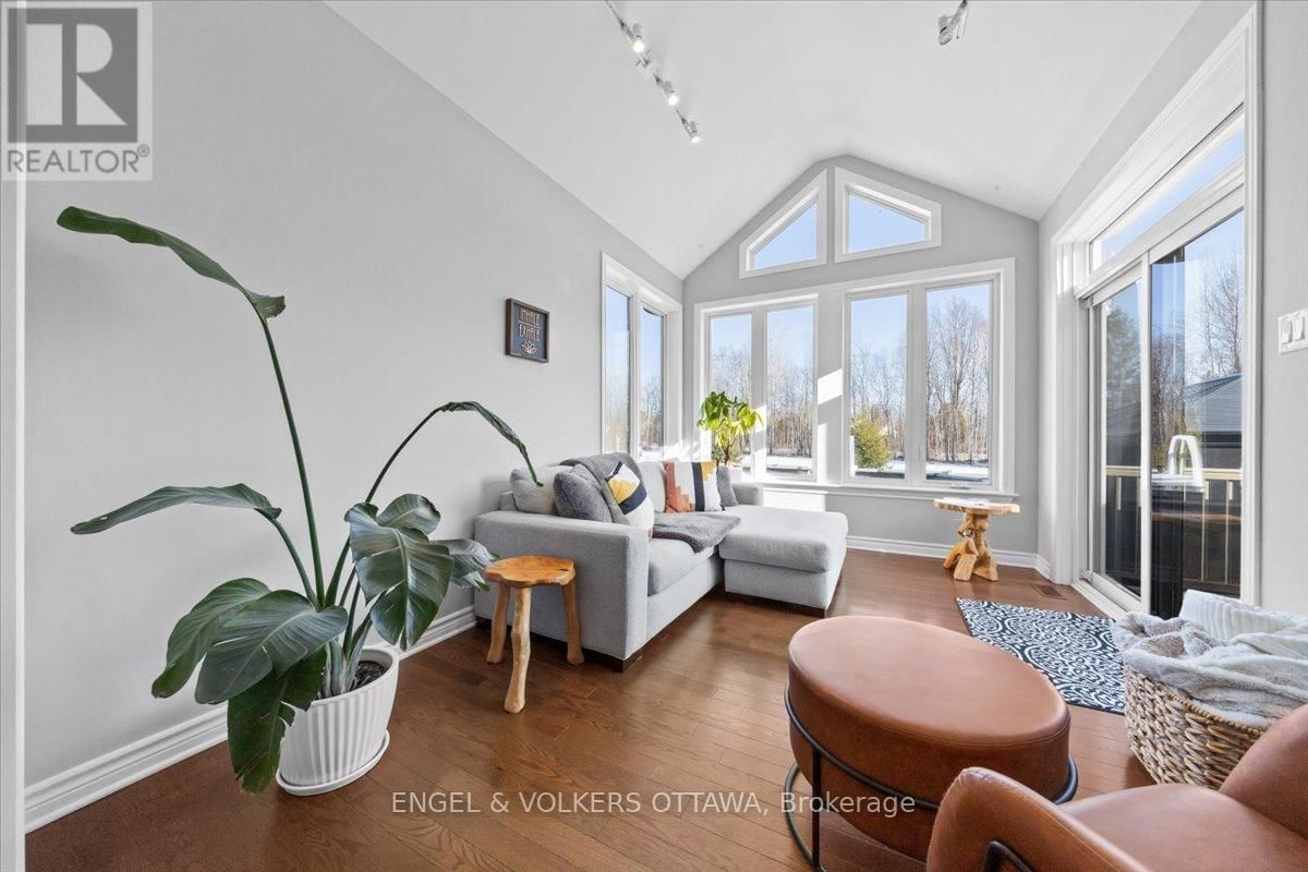 202 PIONEER ROAD Image 13