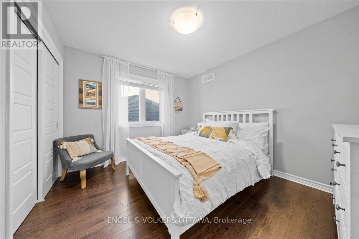 202 PIONEER ROAD Image 32