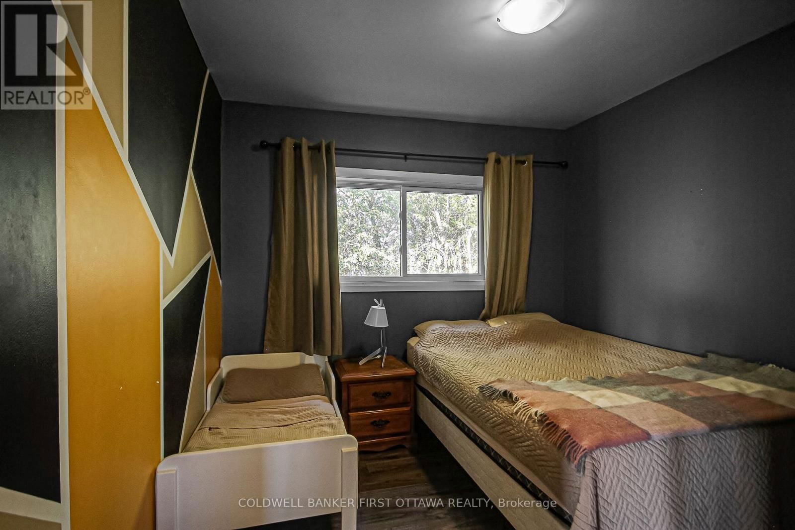 6671 DALMENY ROAD Image 11