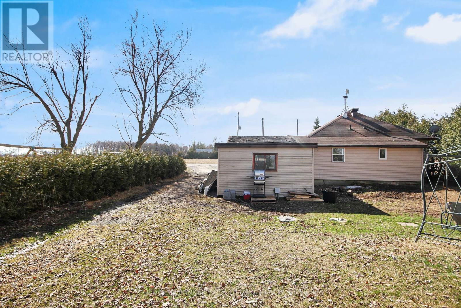6671 DALMENY ROAD Image 14