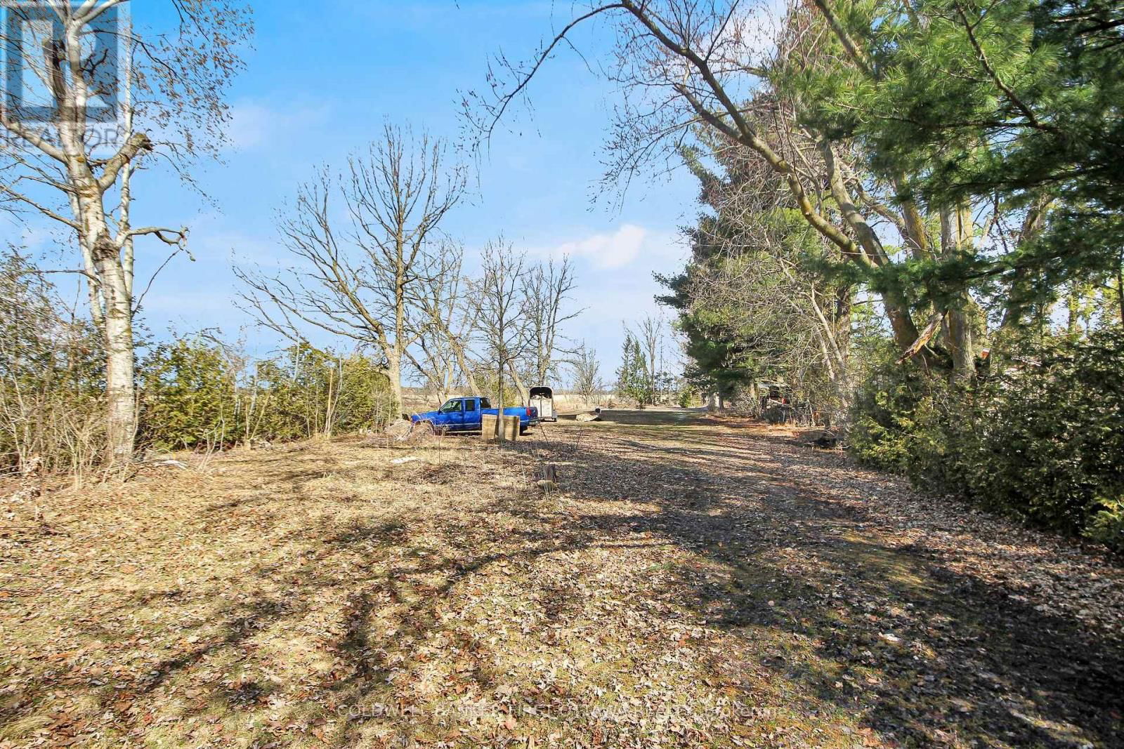 6671 DALMENY ROAD Image 15