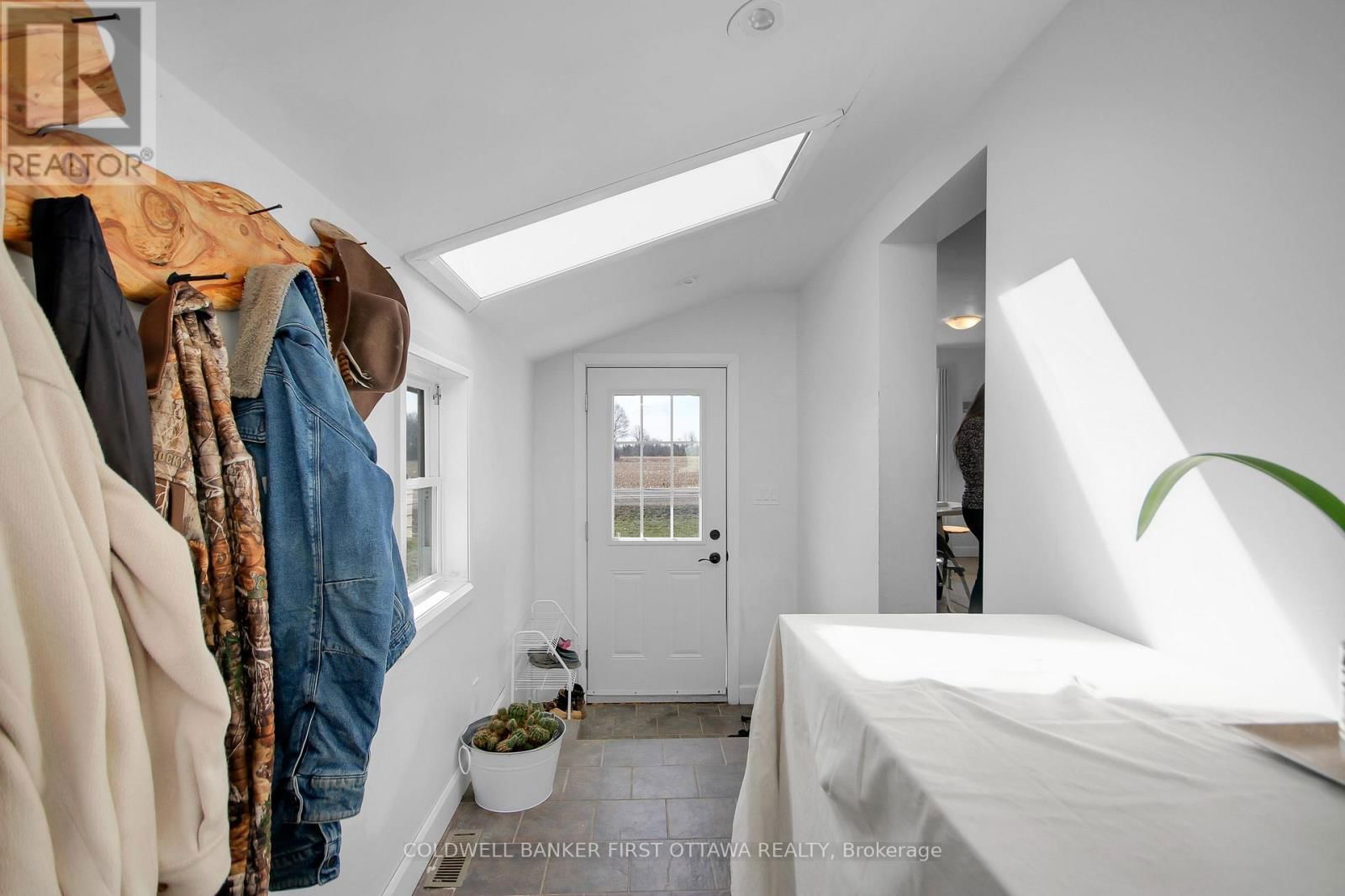 6671 DALMENY ROAD Image 3