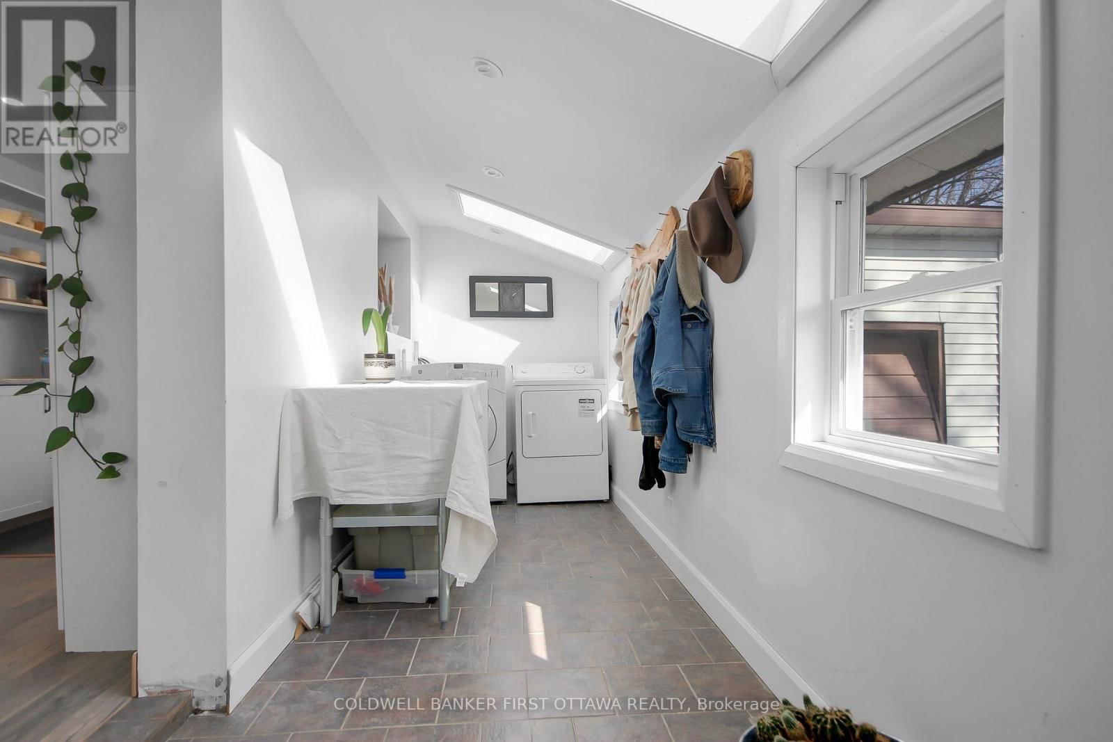 6671 DALMENY ROAD Image 4