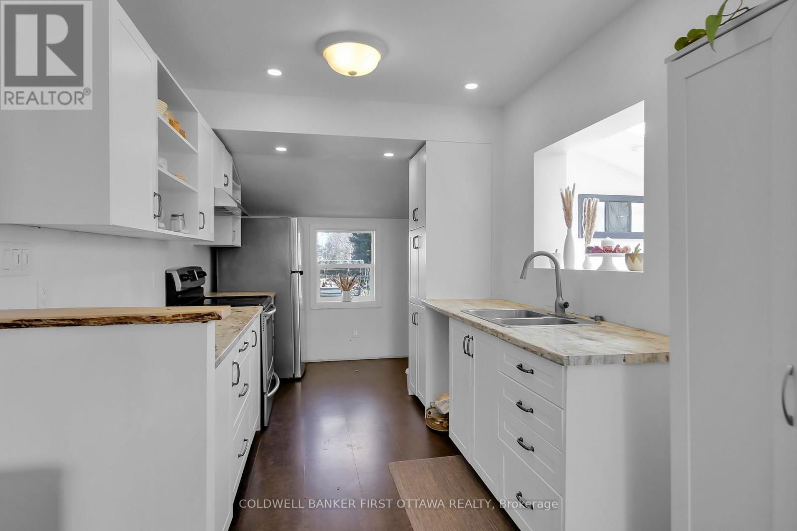 6671 DALMENY ROAD Image 8