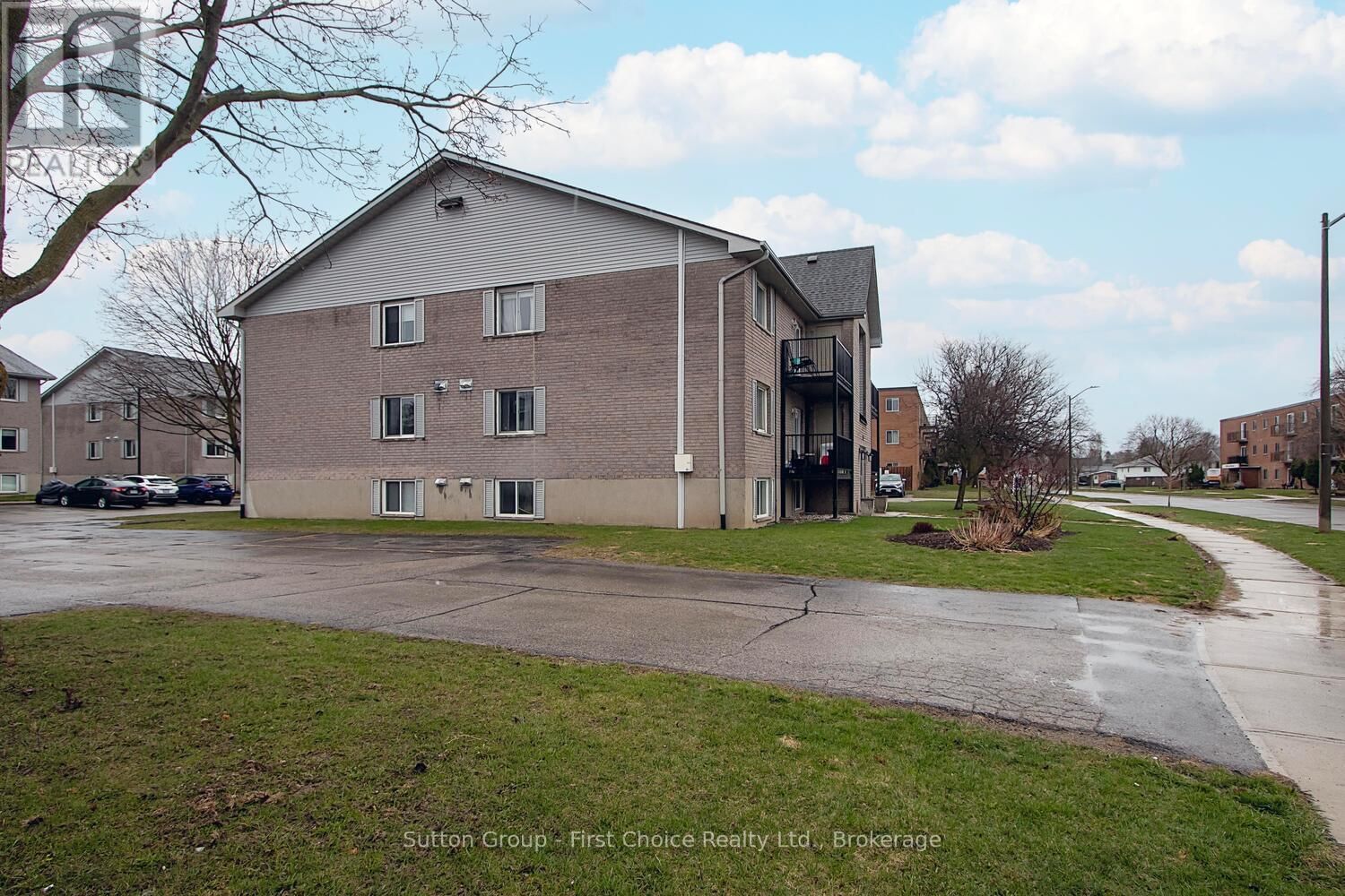 110 - 50 CAMPBELL COURT NORTH Image 11
